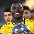 Goleiro especulado no Bahia deixa clube e fica livre no mercado imagem