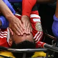Imagens fortes! Craque do Bayern sofre lesão grave em duelo com o PSG imagem