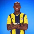 Não vem! Especulado no Bahia, Talisca se reapresenta ao Fenerbahçe imagem