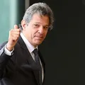 No olho do furacão: Haddad tira férias em meio à crise do IOF imagem