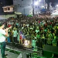 Público lota praça em festa tradicional de São Pedro em Camaçari imagem