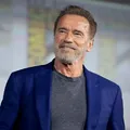 Aos 77 anos, Schwarzenegger mostra como mantém corpo sarado; aprenda imagem