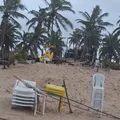 Vídeo: após demolição, dono de barraca é impedido de trabalhar na praia imagem