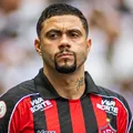 Wellington Rato deixa o Vitória e acerta com o Goiás; veja imagem
