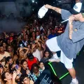 Zé Felipe é vaiado pelo público durante show de São João na Bahia imagem