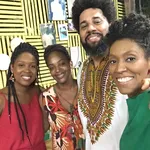 Professor da UFBA vive com 3 esposas e desafia o mito do amor ocidental - Imagem