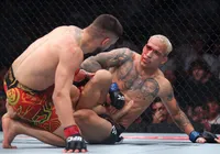 Charles do Bronx é nocauteado por Topuria no UFC 317