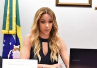 Erika Hilton na mira: contratações em gabinete viram alvo de denúncia imagem