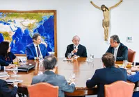 Governo Lula busca soluções para reverter crise com Congresso após IOF imagem