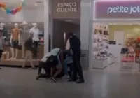 Homem surta e ameaça cliente com faca em shopping de Salvador