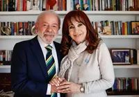Lula visita Kirchner e pede liberdade para ex-presidente