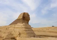 Nova descoberta em Gizé liga pirâmides do Egito a aliens e Tesla; entenda imagem
