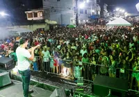 Público lota praça em festa tradicional de São Pedro em Camaçari