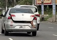 SAMU? Integrante do CV baleado é socorrido na mala de carro imagem