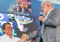 Tarcísio de Freitas 'repete' Lula e promete dar picanha imagem