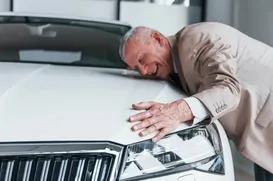 Carro mais barato para idosos: projeto de lei prevê descontos exclusivos - Imagem