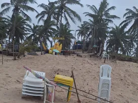Vídeo: após demolição, dono de barraca é impedido de trabalhar na praia - Imagem