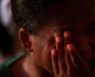 "Agora, só Deus", diz idosa sobre fim da ocupação em hotel em Patamares