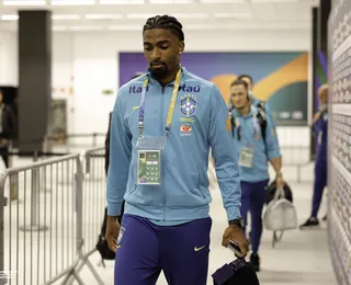 Alexsandro vibra após jogar primeira partida no Brasil pela Seleção