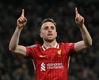 Luto no futebol! Jogador do Liverpool morre em acidente de carro