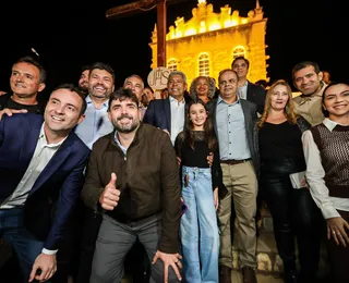 Caravana de políticos acompanha Jerônimo em tradicional festejo