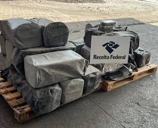 Carga histórica de cocaína é apreendida no Porto de Salvador