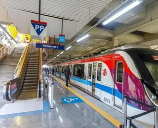 Homem fica preso entre trem e plataforma do metrô em Salvador; veja imagem