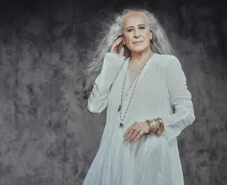 Maria Bethânia fala sobre turnê, cinebiografia e perda de grande cantora