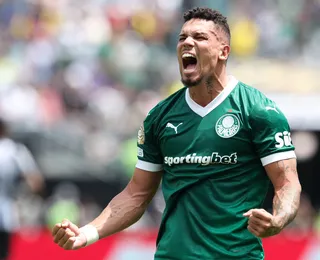 Paulinho vibra com gol diante do Botafogo no Mundial de Clubes