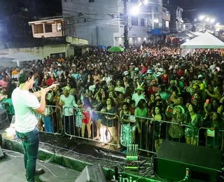 Público lota praça em festa tradicional de São Pedro em Camaçari