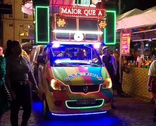 São João ou Carnaval? Minitrios animam Pelourinho