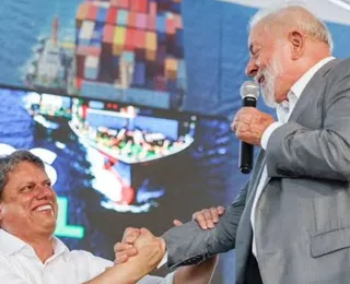 Tarcísio de Freitas 'repete' Lula e promete dar picanha