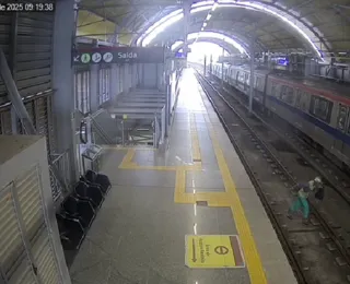 VÍDEO: vítima de acidente no metrô de Salvador atravessou os trilhos