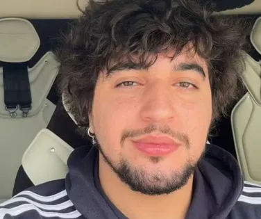 Brotheragem? Nattan pega em parte íntima de rapaz durante show - Imagem