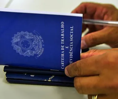Escala 7x0? Congresso prepara mudança que deve impactar trabalhador brasileiro - Imagem