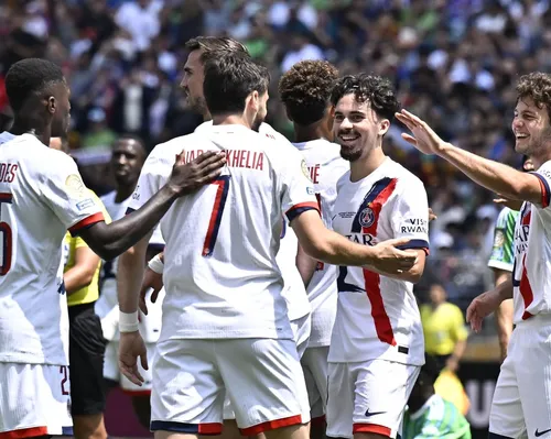 PSG vence, ultrapassa o Botafogo e avança ao mata-mata do Mundial - Imagem