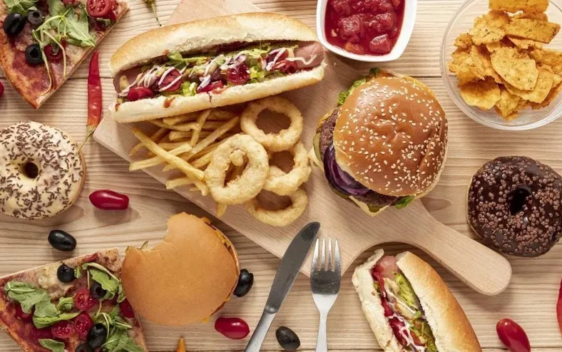 Alimento amado no Brasil é cancerígeno igual ao cigarro, aponta OMS - Imagem