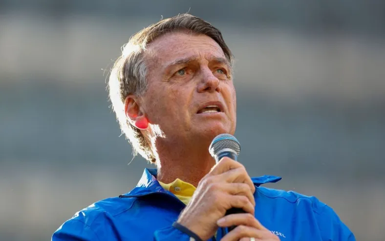 Bolsonaro chama Lula de ladrão e dispara: "Jamais passaria a faixa" - Imagem