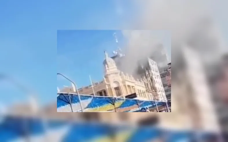 Incêndio em prédio no centro de Salvador assusta baianos e turistas - Imagem