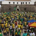 Aliados de Bolsonaro desafiam STF e convocam 'buzinaço' em Salvador imagem
