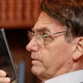 Moraes autoriza ida de Bolsonaro a hospital, mas pede atestado imagem