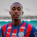 Novo zagueiro do Bahia se compara a Van Dijk: "Bastante parecido" imagem