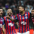 Oportunista, Bahia bate o Corinthians e cala a Neo Química imagem
