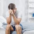 Homem sente dor repentina e fica sem sentir a genitália; entenda motivo imagem