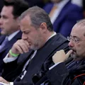 Defesa de Bolsonaro nega atentado contra democracia imagem
