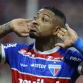 Carrasco! Ex-Vitória, Marinho marca golaço contra o Bahia; assista imagem