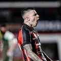 Da desconfiança a artilharia: a reviravolta de Renato Kayzer no Vitória imagem