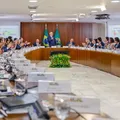 De olho em 2026, Lula convoca reunião ministerial imagem