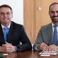 Eduardo xinga Bolsonaro após ser chamado de imaturo: "VTNC... Ingrato" imagem