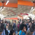 Falha no Metrô: linha 1 para e estações ficam lotadas; veja vídeo imagem